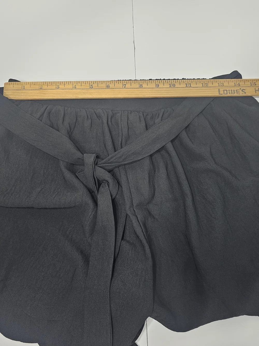 Oddi Women's Scalloped Hem Shorts Black Tie Waist Size M Boho - Picture 5 of 7